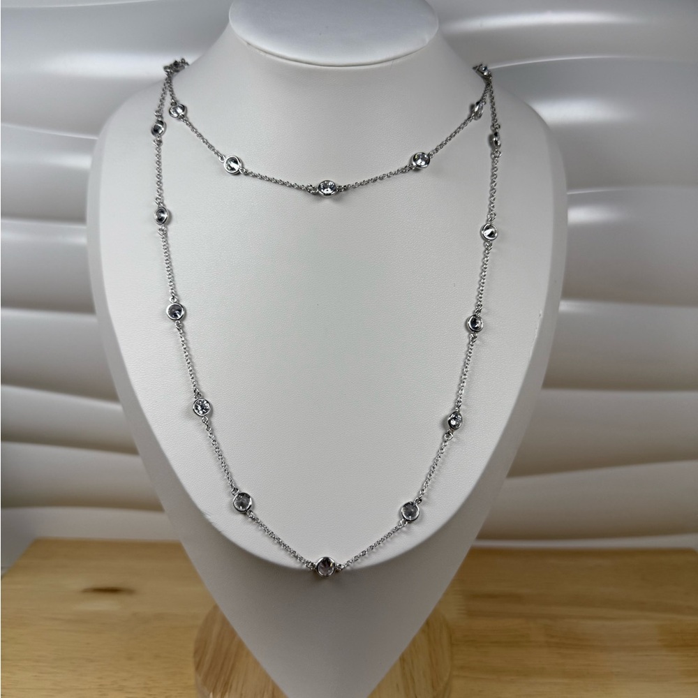 Elegant Silver Necklace with Crystal Accents